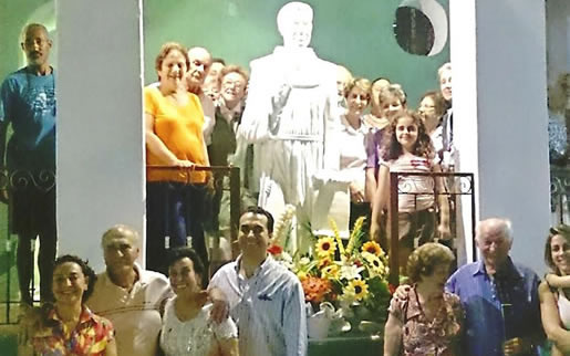 Encerramento da novena de Frei Galvão, junto à sua estátua